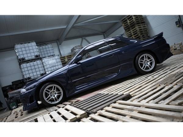 Nissan Skyline R32 GTR J-Style Side Skirts